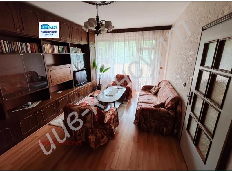 In vendita  1 camera da letto Veliko Tarnovo , Zona B , 65 mq | 48045400
