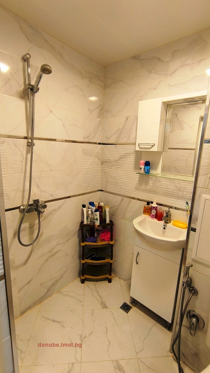 Продава  2-стаен град Русе , Родина 1 , 62 кв.м | 55115660 - изображение [13]
