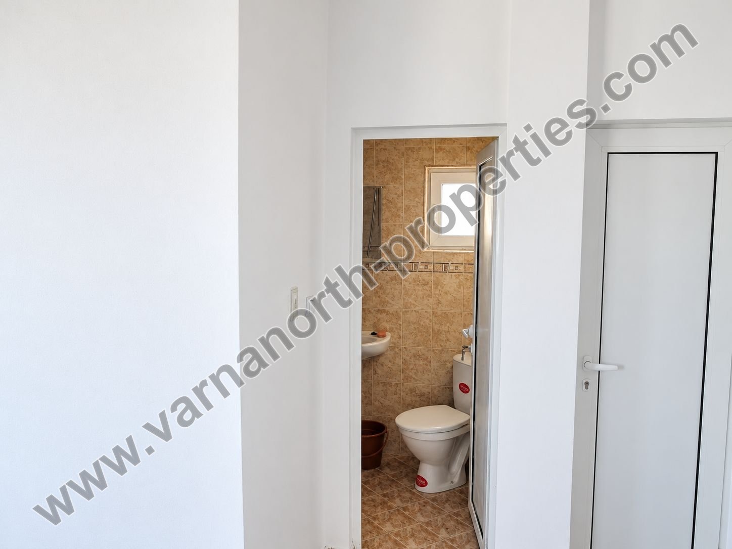 Продава КЪЩА, с. Топола, област Добрич, снимка 8 - Къщи - 56561560
