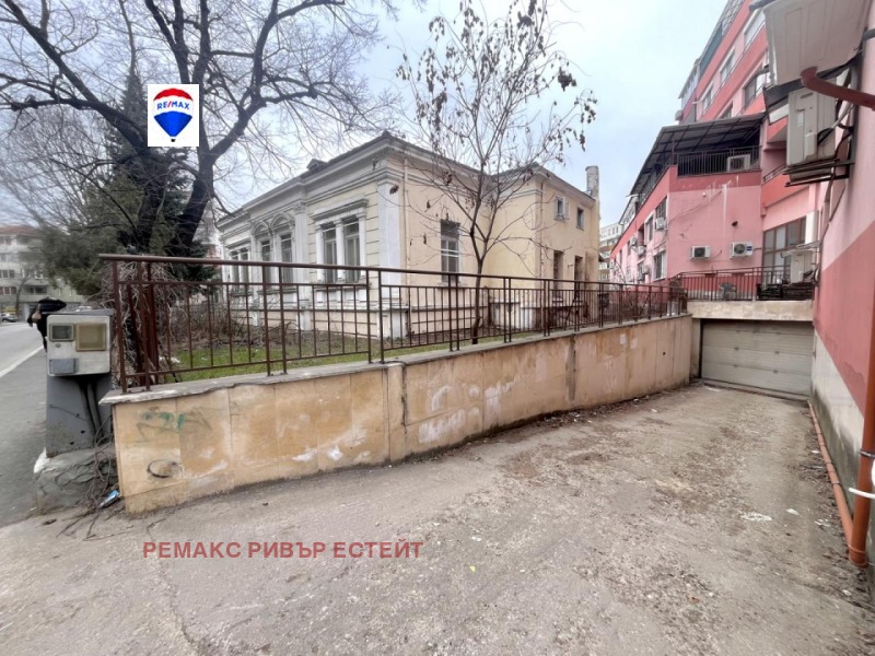 Продава ГАРАЖ в град Русе, Широк център - 20 кв.м / 26 500 € » 51 829.50 лв., РЕМАКС РИВЪР ЕСТЕЙТ