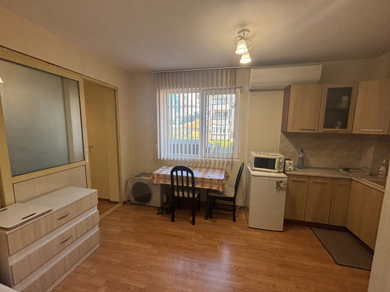Продава  1-стаен град Пловдив , Южен , 53 кв.м | 52778078 - изображение [3]