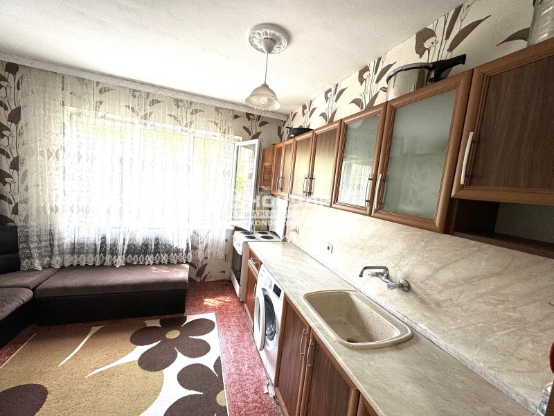 Продава  3-стаен град Пловдив , Въстанически , 94 кв.м | 37881966 - изображение [2]