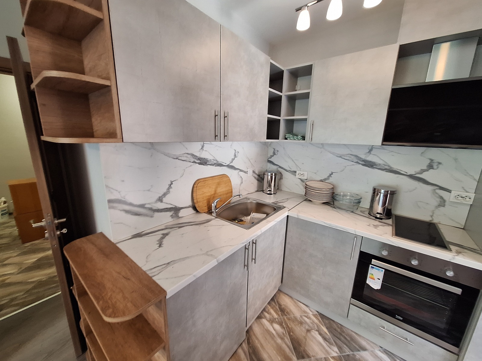 Продава 2-СТАЕН, гр. Велико Търново, Център, снимка 2 - Апартаменти - 52603035