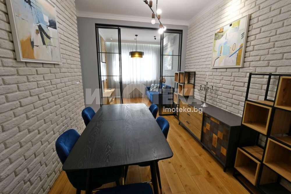 Продава 3-СТАЕН, гр. София, Център, снимка 2 - Апартаменти - 54467740