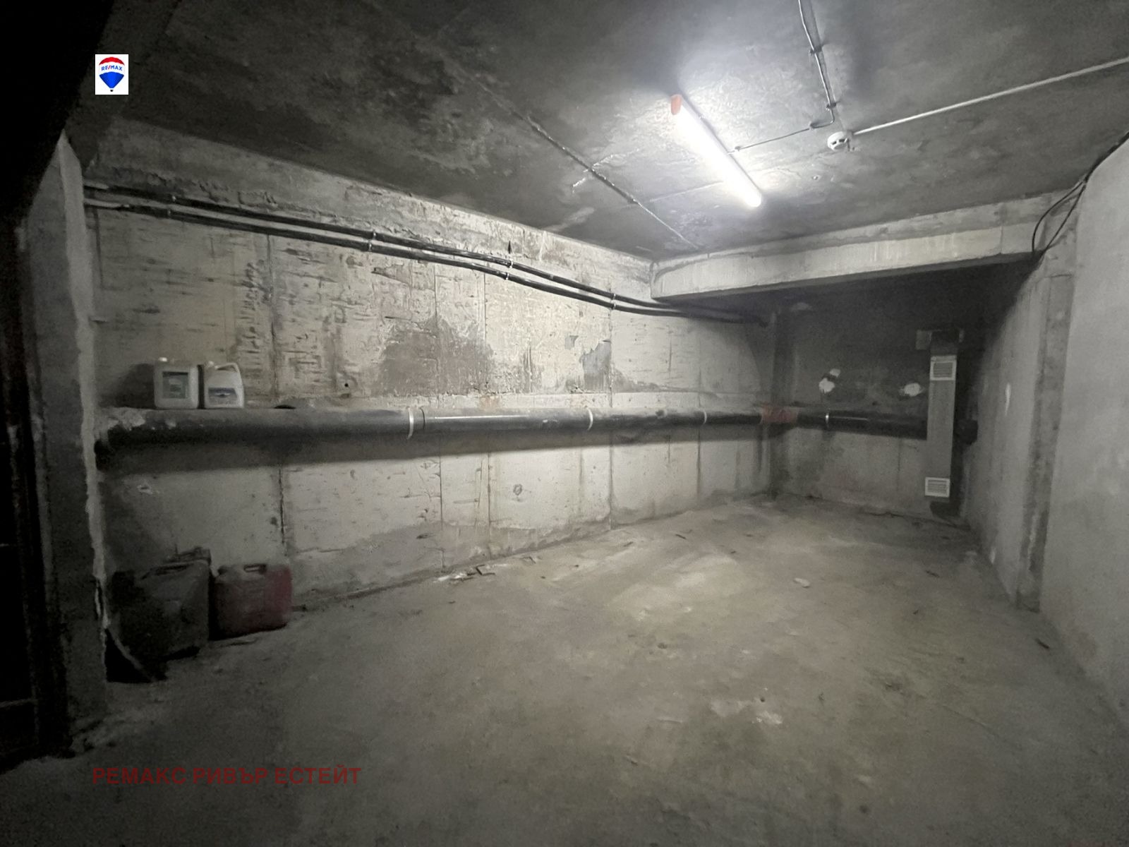 Продава ГАРАЖ, ПАРКОМЯСТО, гр. Русе, Широк център, снимка 3 - Гаражи и паркоместа - 53884006