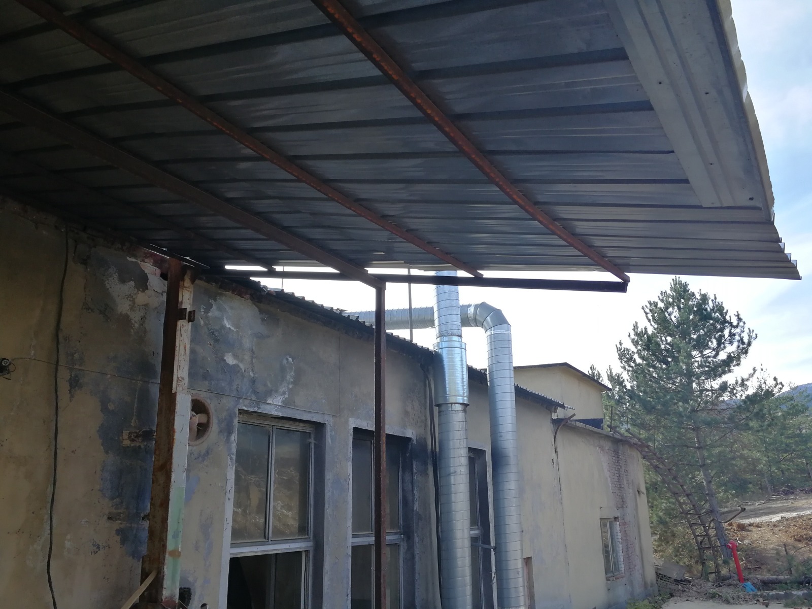 Продава БИЗНЕС ИМОТ, с. Хвойна, област Смолян, снимка 2 - Други - 54079950