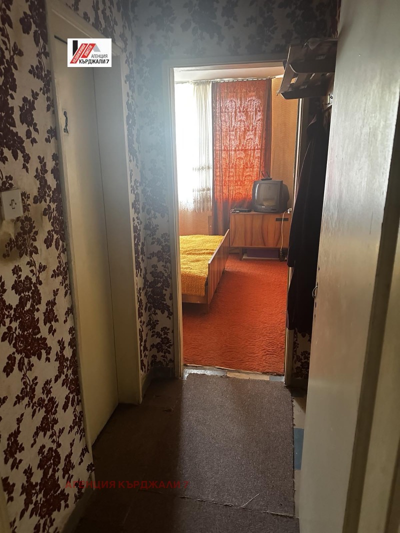 Продава  4-стаен град Кърджали , Център , 100 кв.м | 42398345 - изображение [5]