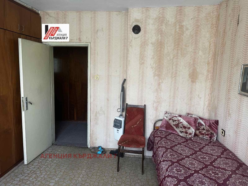 Продава  4-стаен град Кърджали , Център , 100 кв.м | 42398345 - изображение [9]