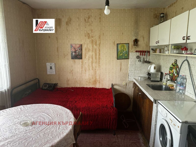 Продава  4-стаен град Кърджали , Център , 100 кв.м | 42398345 - изображение [10]