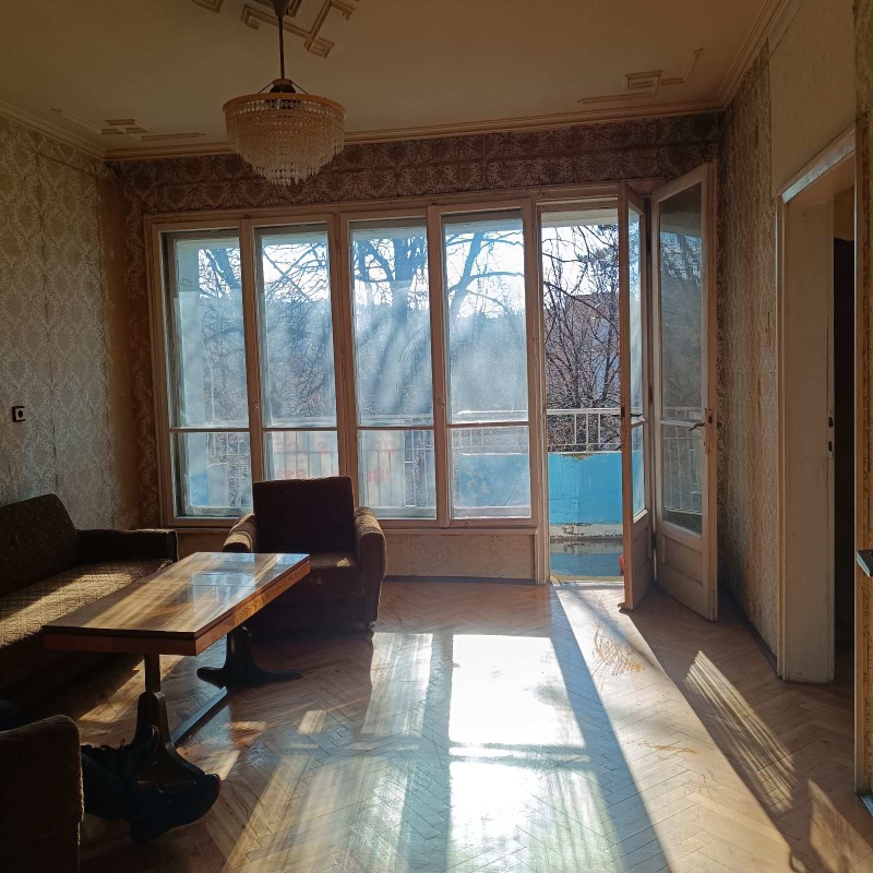 Продава МНОГОСТАЕН, гр. Карнобат, област Бургас, снимка 3 - Апартаменти - 52612897