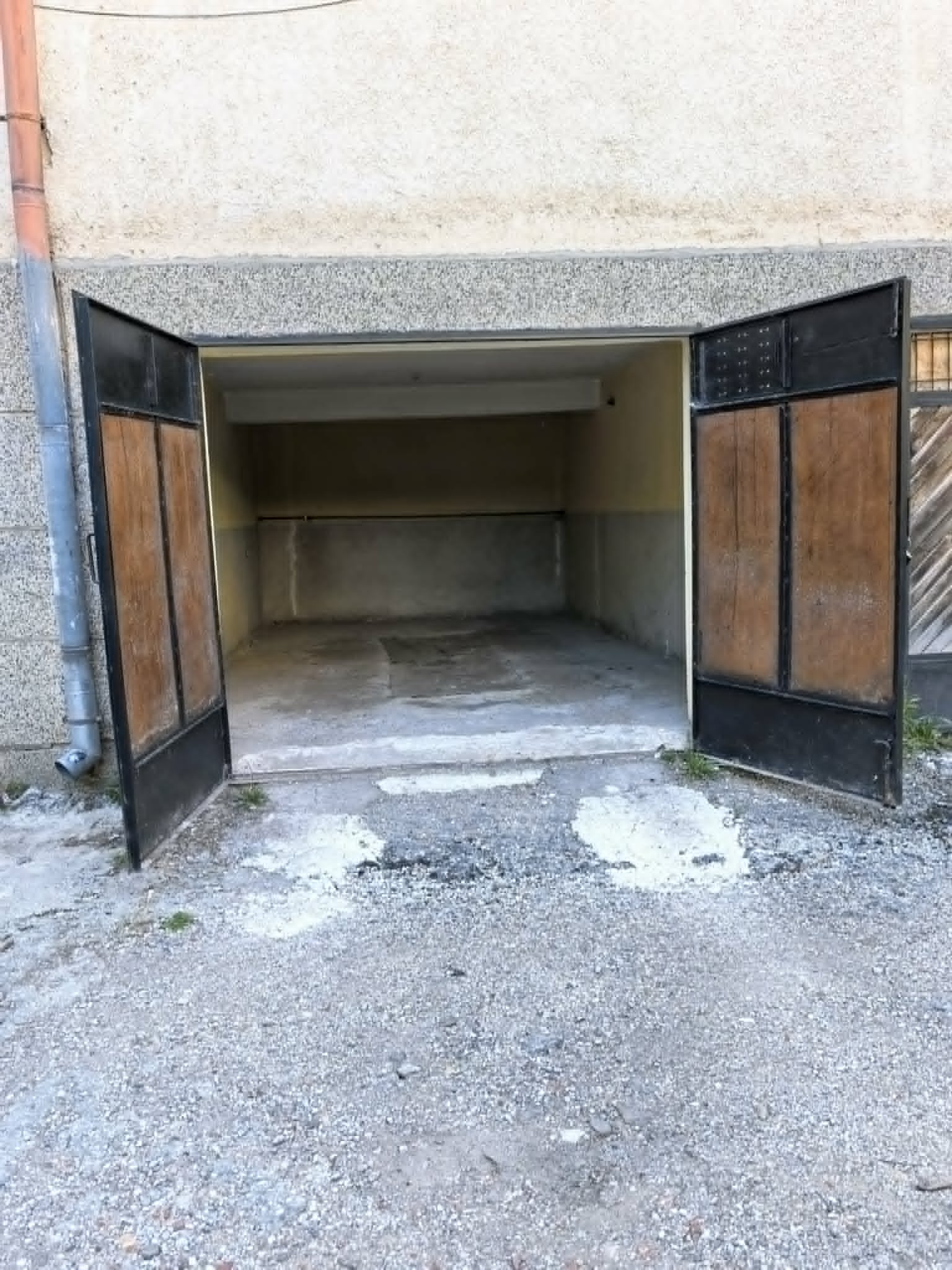 Продава ГАРАЖ, ПАРКОМЯСТО, гр. Плевен, 9-ти квартал