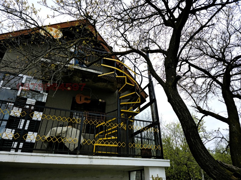 Продава ВИЛА, гр. Русе, в.з. Касева Чешма, снимка 2 - Вили - 52781495