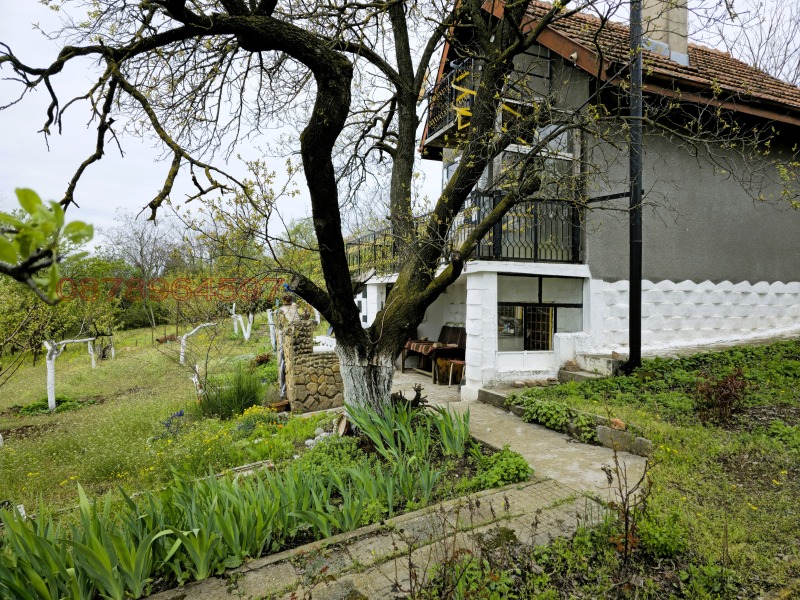 Продава ВИЛА, гр. Русе, в.з. Касева Чешма, снимка 3 - Вили - 52781495