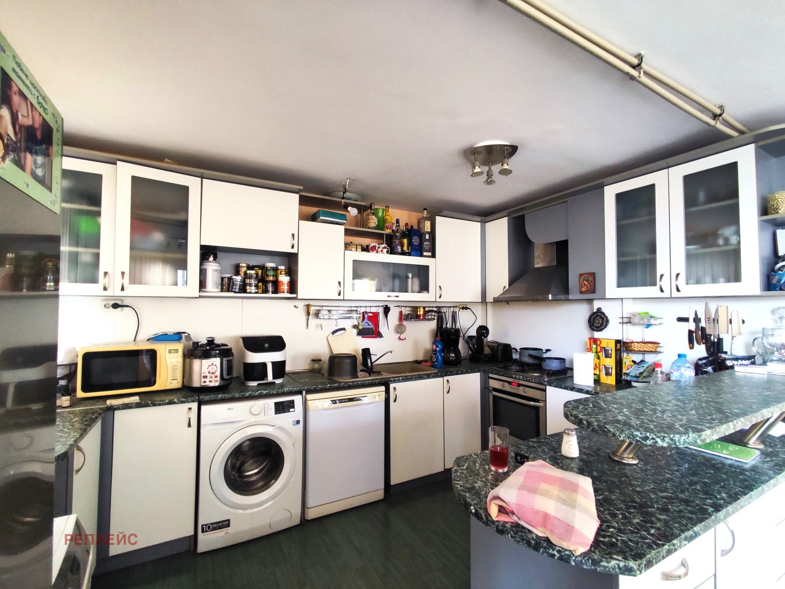 Продава МНОГОСТАЕН, гр. Варна, Цветен квартал, снимка 3 - Апартаменти - 54068763