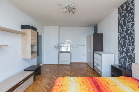 1 Schlafzimmer Tschajka, Warna 9