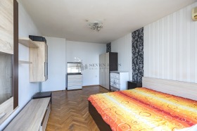 1 Schlafzimmer Tschajka, Warna 8
