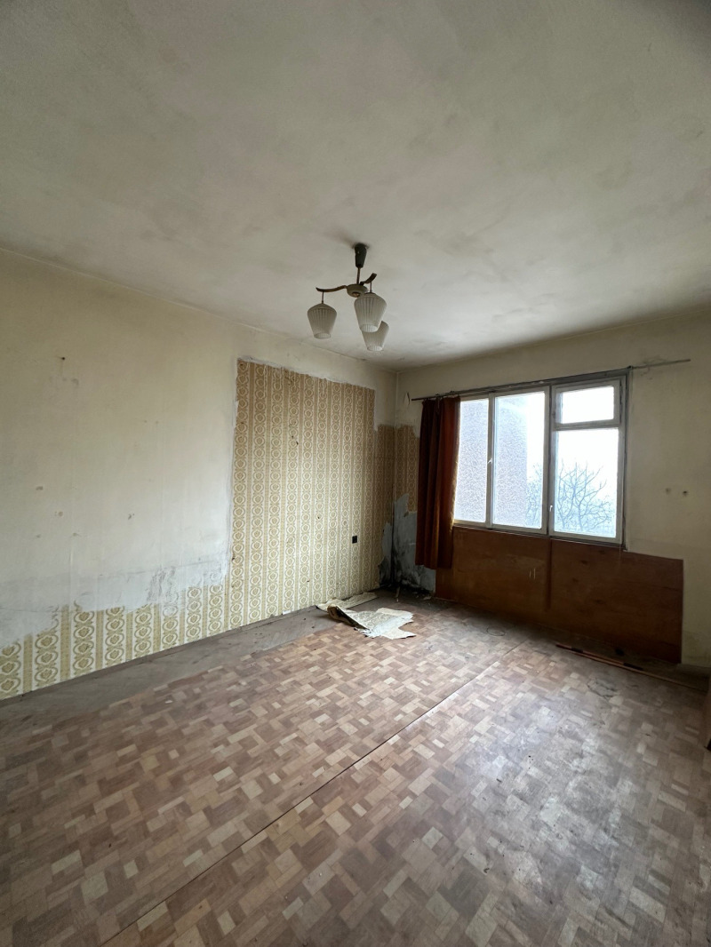 Eladó  2 hálószobás Plovdiv , Hristo Smirnenski , 80 négyzetméter | 67466643