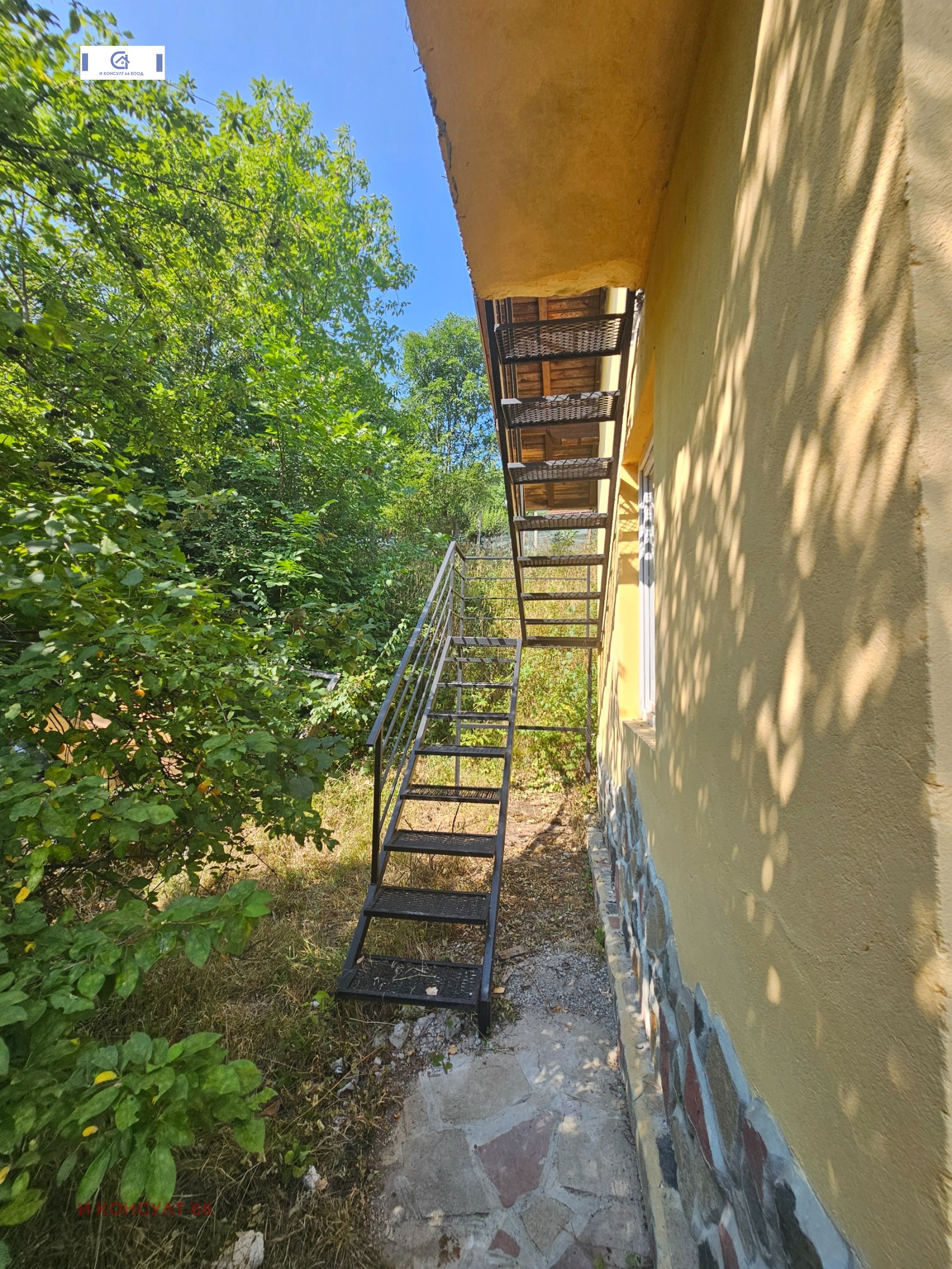 Продава КЪЩА, с. Лесидрен, област Ловеч, снимка 3 - Къщи - 55922369