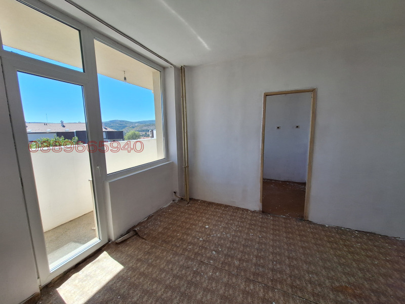 Продава 1-СТАЕН, гр. Момчилград, област Кърджали, снимка 2 - Апартаменти - 52782642