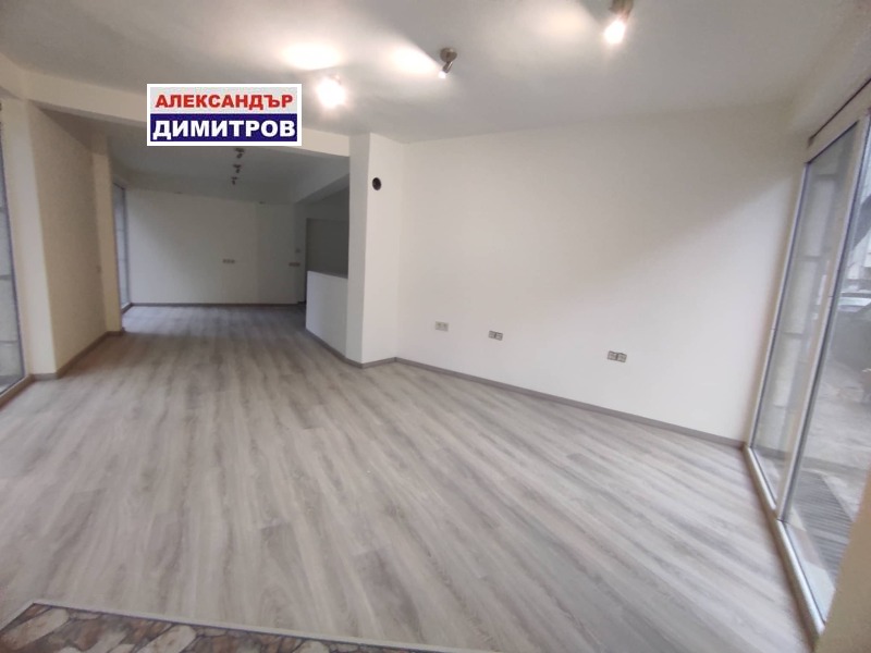 In vendita  Negozio Ruse , Tsentar , 47 mq | 32791307
