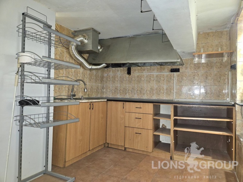 Продава ЗАВЕДЕНИЕ в град Варна, ВИНС-Червен площад - 22 кв.м / 65 000 € » 127 128.95 лв., ЛАЙЪНС ГРУП