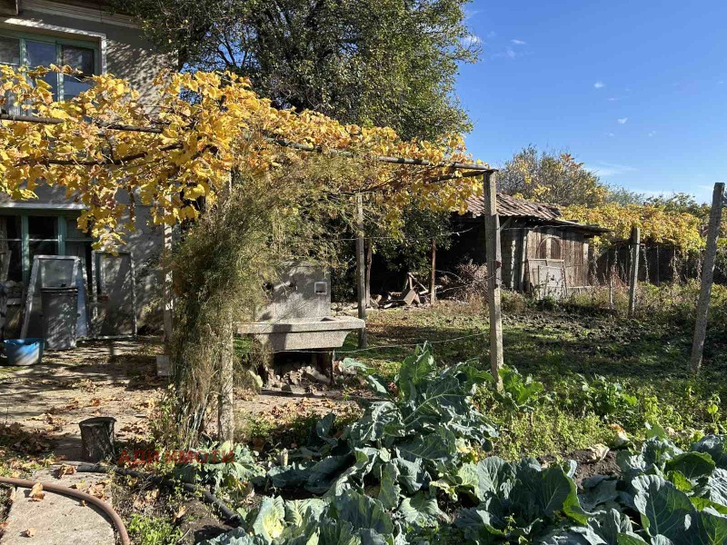 Продава КЪЩА, гр. Баня, област Пловдив, снимка 7 - Къщи - 52292720