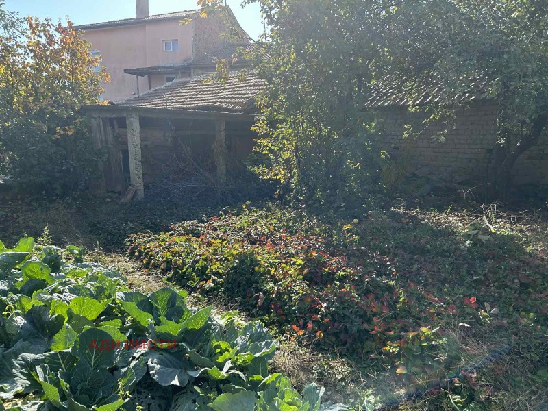 Продава КЪЩА, гр. Баня, област Пловдив, снимка 13 - Къщи - 52292720
