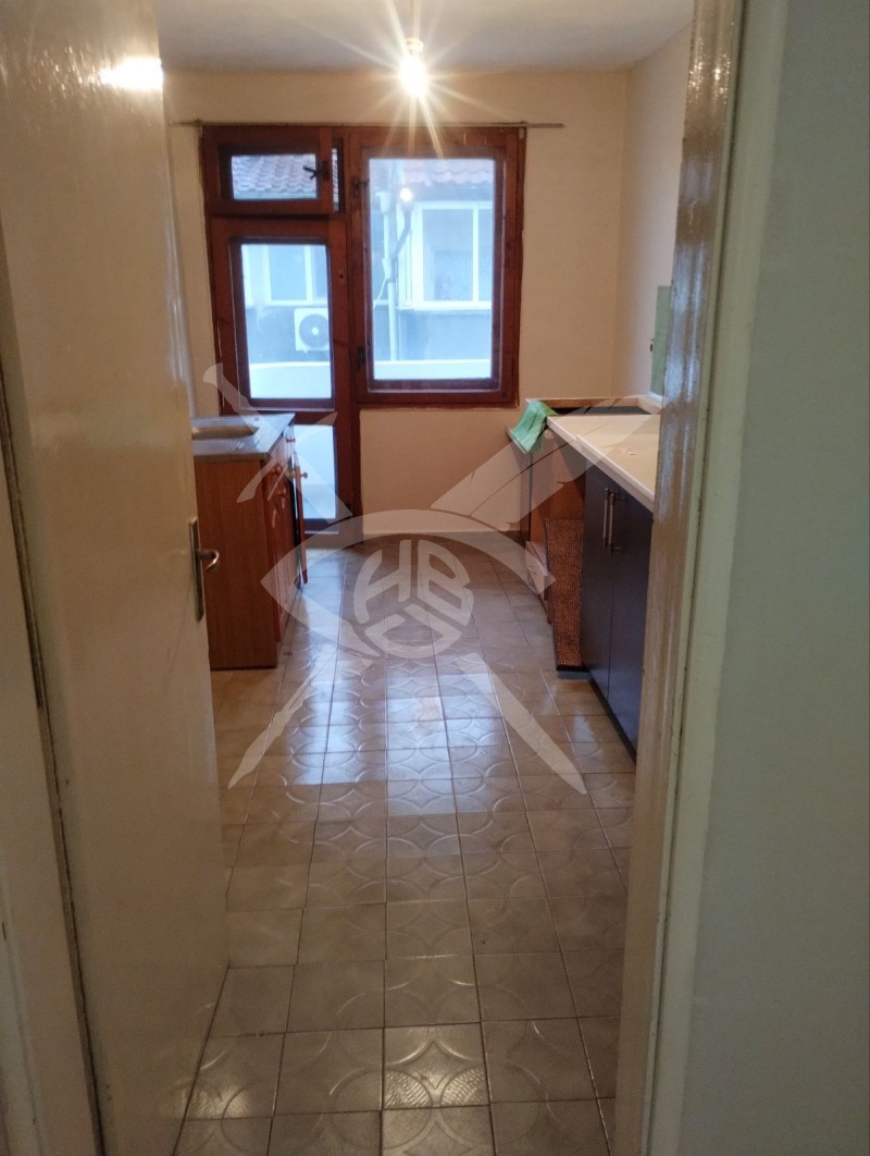 Продава 2-СТАЕН, гр. Бургас, Възраждане, снимка 2 - Апартаменти - 52693064