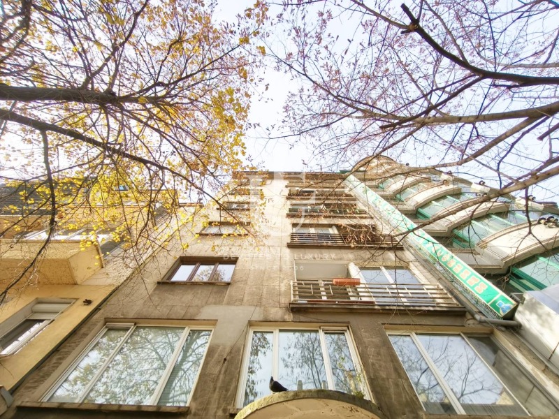 Продава 3-СТАЕН, гр. София, Център, снимка 2 - Апартаменти - 52742864