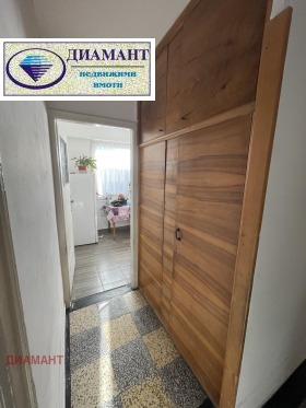 2-стаен град Русе, Здравец Изток 6