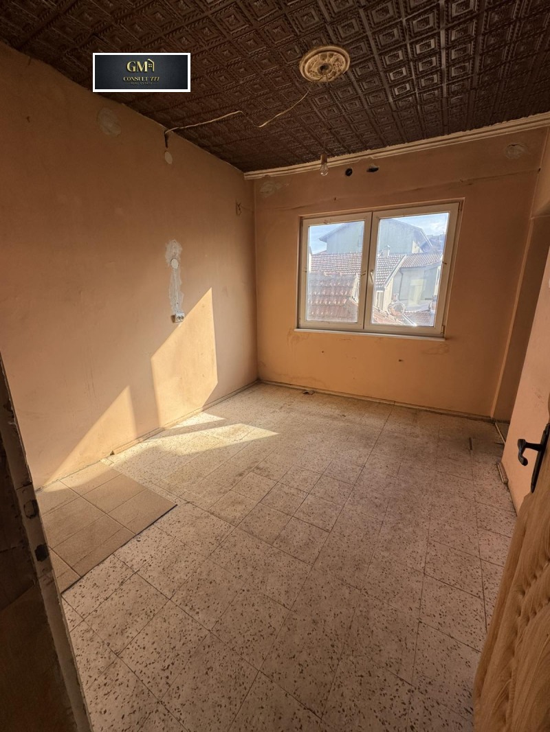 Продава ЕТАЖ ОТ КЪЩА, гр. Плевен, Широк център, снимка 4 - Етаж от къща - 52244581