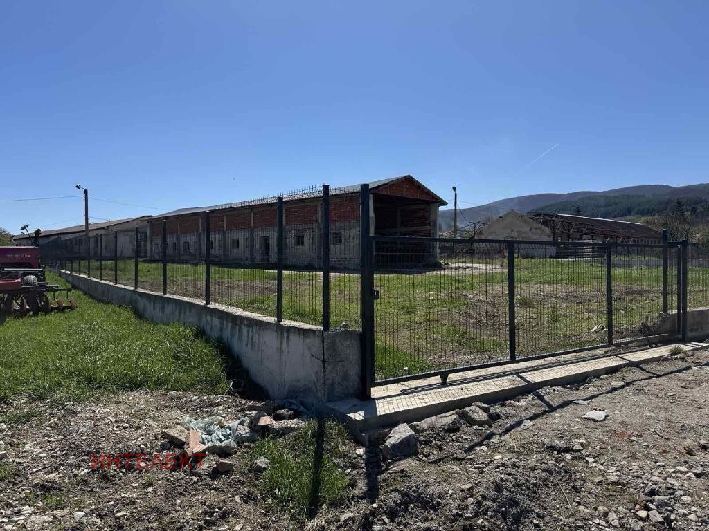 Продава СКЛАД, с. Кондофрей, област Перник