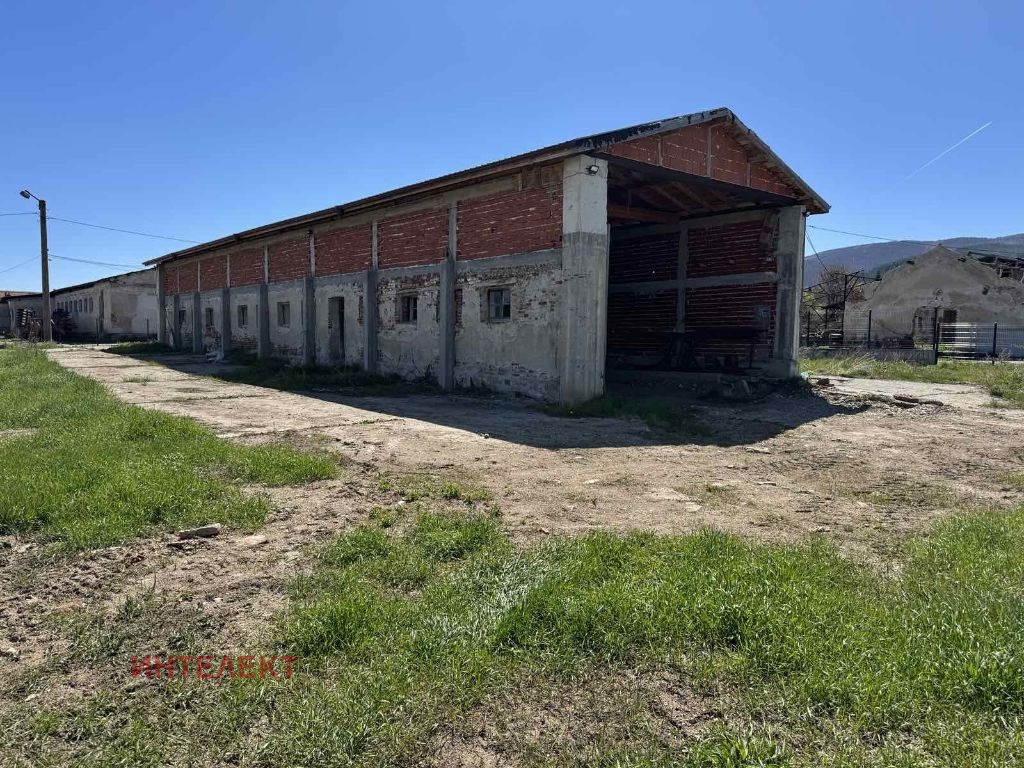 Продава СКЛАД, с. Кондофрей, област Перник, снимка 2 - Складове - 54325881