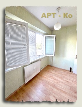 Продава 1-стаен град Перник Изток - [1] 
