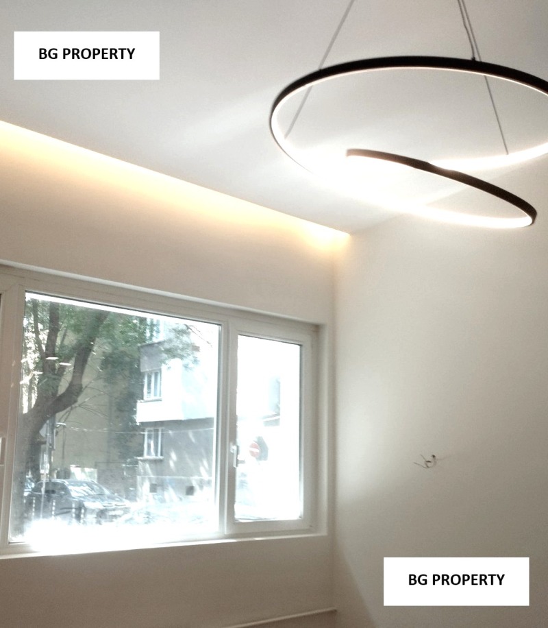 Продава  2-стаен град София , Център , 105 кв.м | 92080433 - изображение [2]