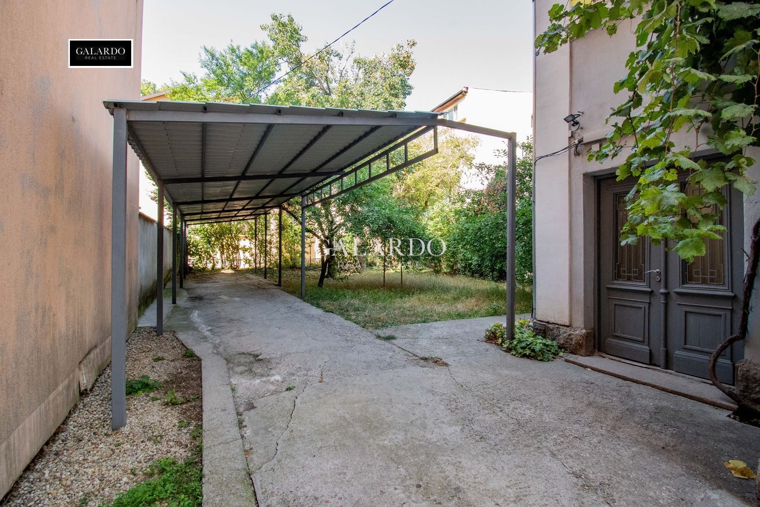 Продава МНОГОСТАЕН, гр. София, Център, снимка 15 - Апартаменти - 56213460