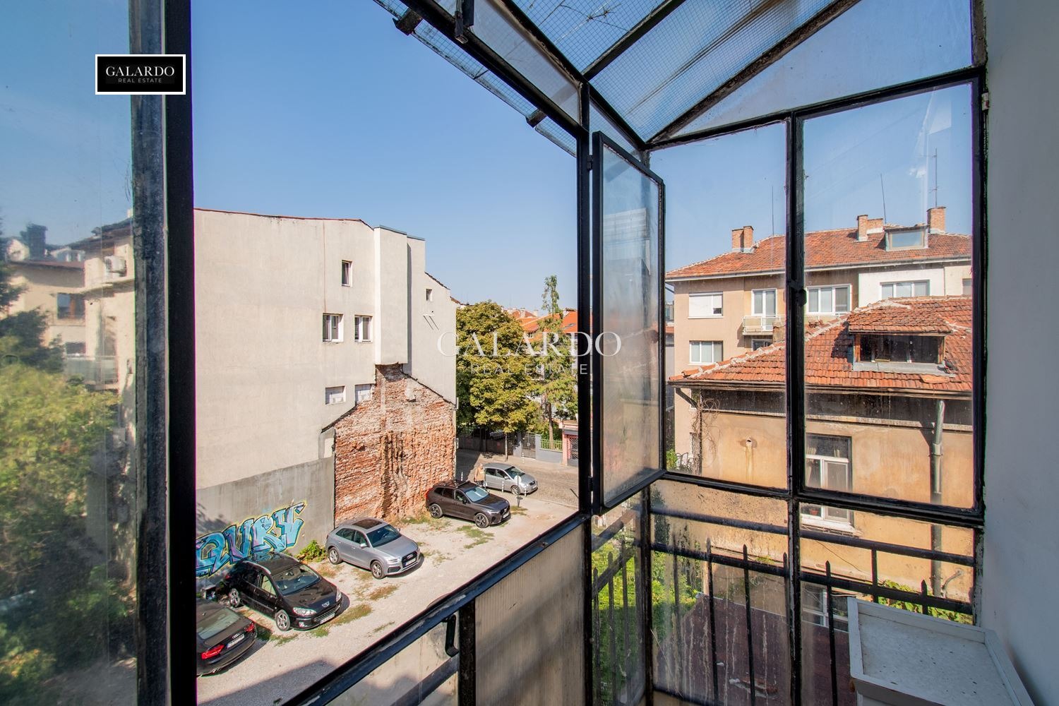 Продава МНОГОСТАЕН, гр. София, Център