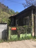 Продава КЪЩА, област Монтана, гр. Берковица • 70000 € / 136908.10 лв. • 27412587 6