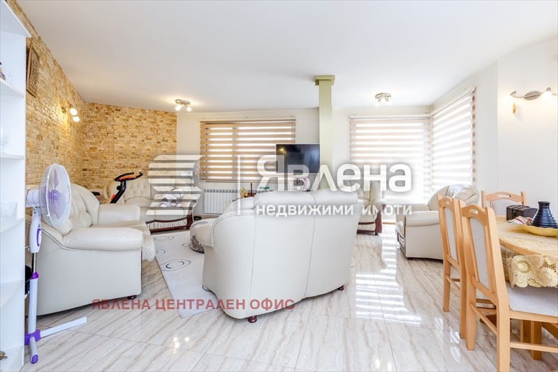 Продава КЪЩА, гр. София, Надежда 4, снимка 2 - Къщи - 53598986