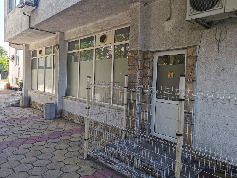 Προς πώληση  Μπαρ; καφετέρια Πλοβδηβ , Ηνδυστρηαλνα ζονα - Ηζτοκ , 150 τ.μ | 60002157