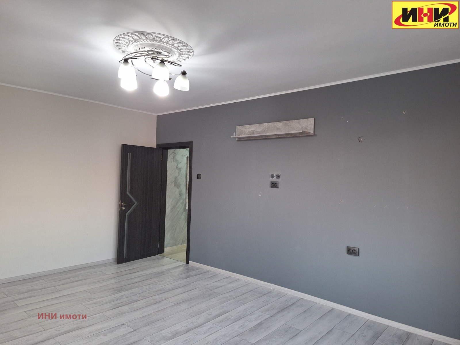 Продава 2-СТАЕН, гр. Русе, Централен южен район, снимка 2 - Апартаменти - 53870826