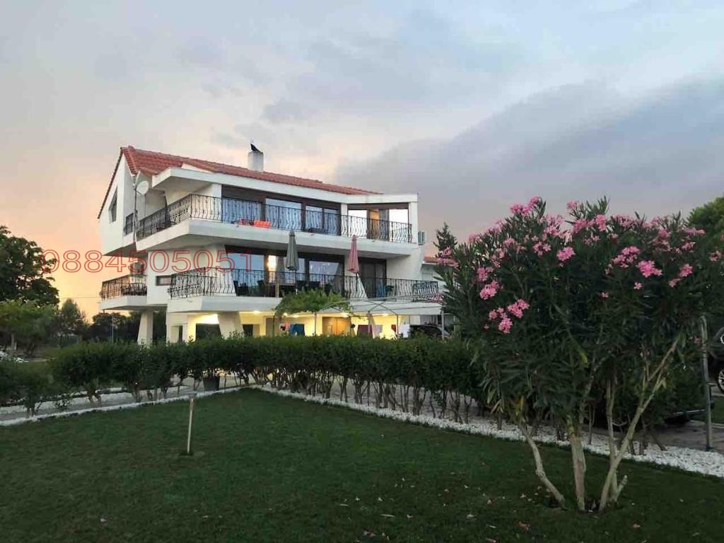 Продава КЪЩА, Извън страната, област Извън страната