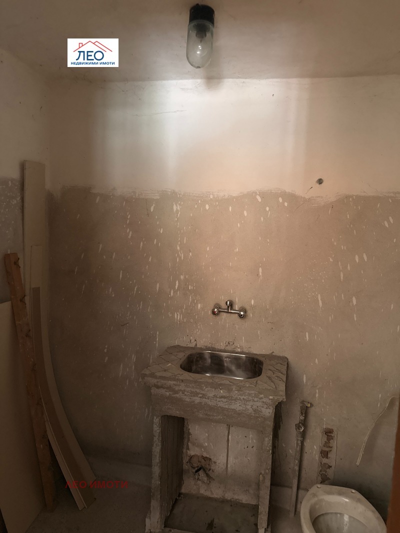 Продава КЪЩА, с. Ряховците, област Габрово, снимка 8 - Къщи - 52642025