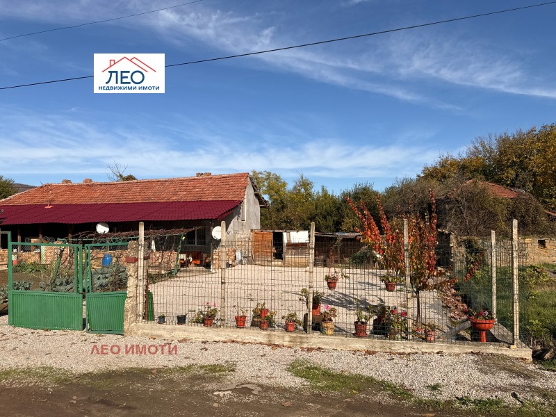 Продава КЪЩА, с. Ряховците, област Габрово, снимка 2 - Къщи - 52642025