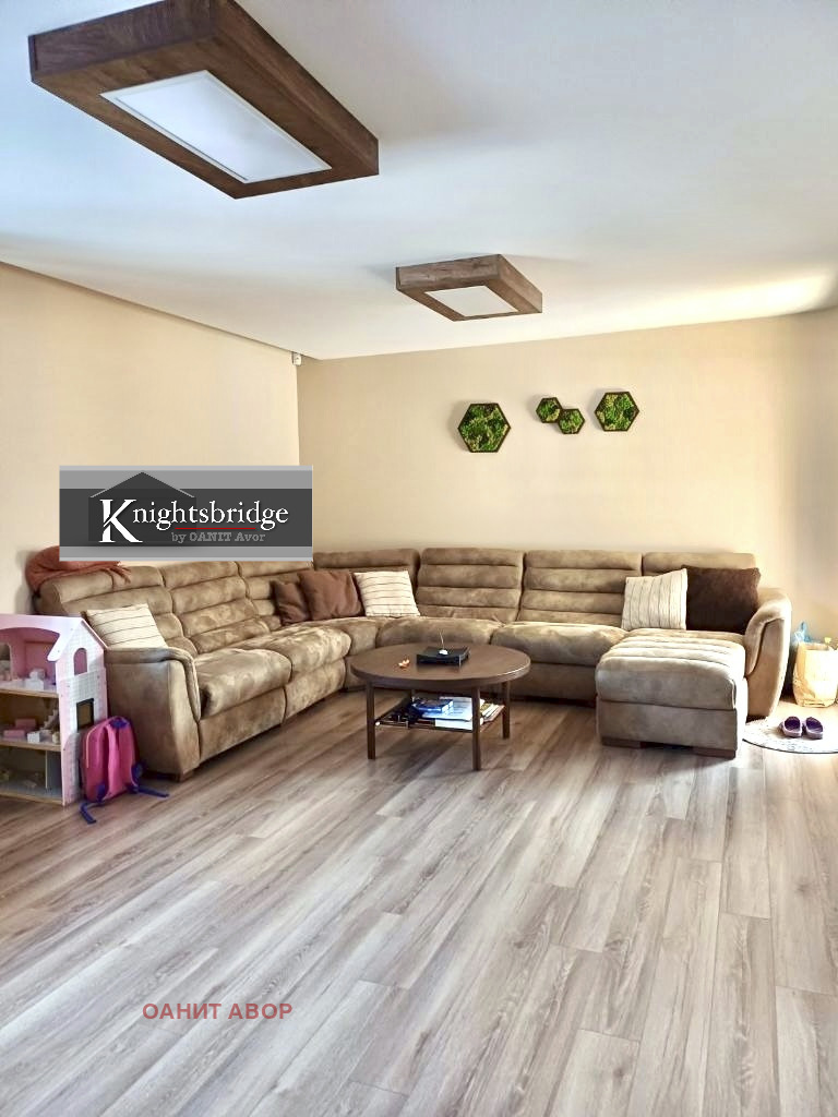 In vendita  Villa Sofia , Pancharevo , 260 mq | 79407950