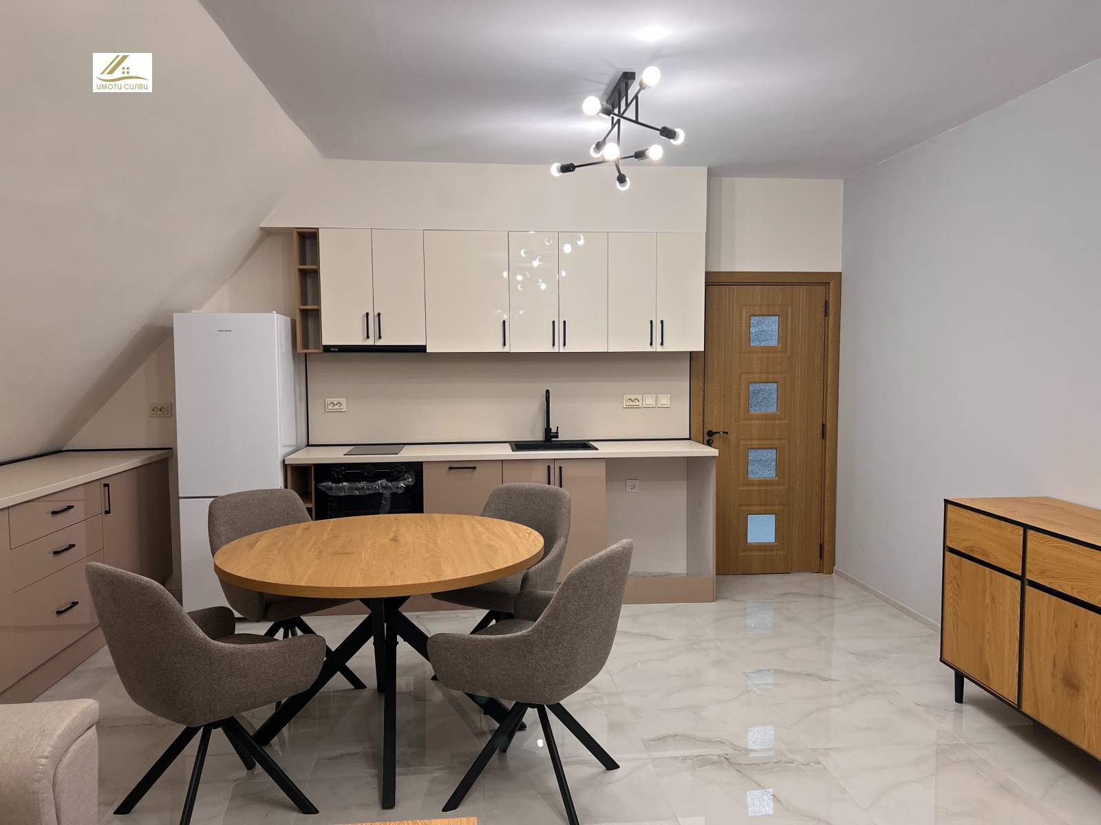 Продава 3-СТАЕН, гр. Плевен, Идеален център, снимка 2 - Апартаменти - 53943040