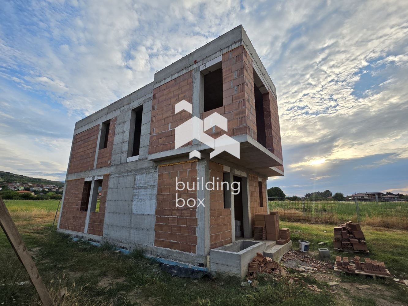 Продава КЪЩА, с. Първенец, област Пловдив