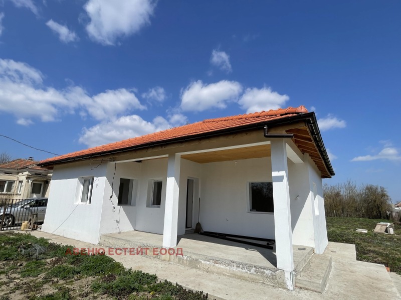 Продава КЪЩА в област Добрич, с. Змеево - 66 кв.м / 79 600 € » 155 684.07 лв., АВЕНЮ ЕСТЕЙТ ЕООД