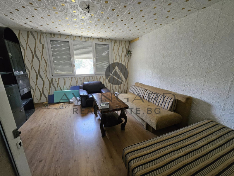 En venta  1 dormitorio Plovdiv , Karshiyaka , 57 metros cuadrados | 87720502