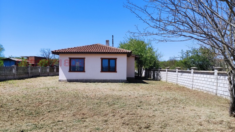 Продава КЪЩА, с. Селце, област Добрич, снимка 7 - Къщи - 52778843